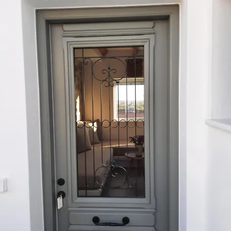 Konstantza's Deluxe * Naxos City