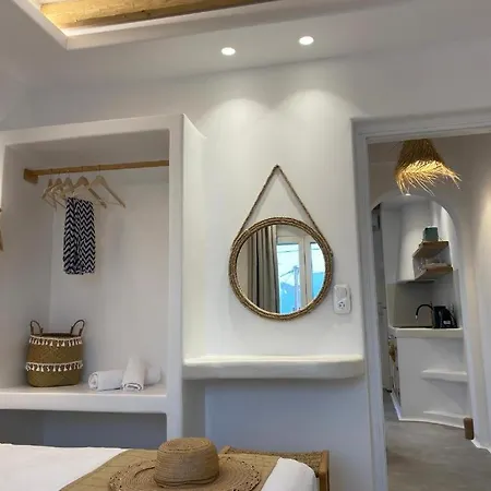 Konstantza's Deluxe * Naxos City