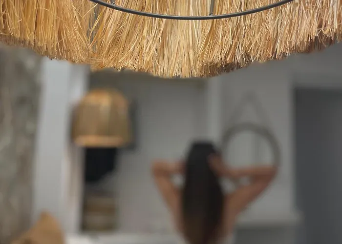 Konstantza's Deluxe *