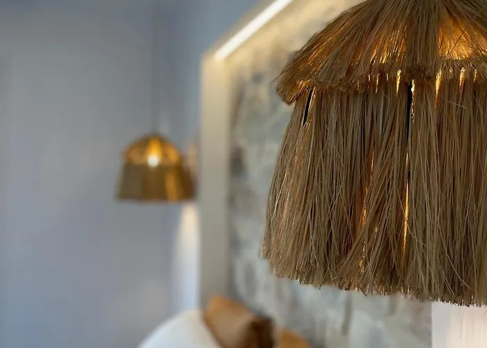 Konstantza's Deluxe *