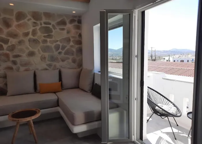 Konstantza's Deluxe *