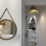 Konstantza's Deluxe Apartment